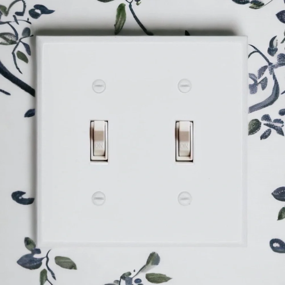 Leviton Jumbo Wall Outlet Plate Cover